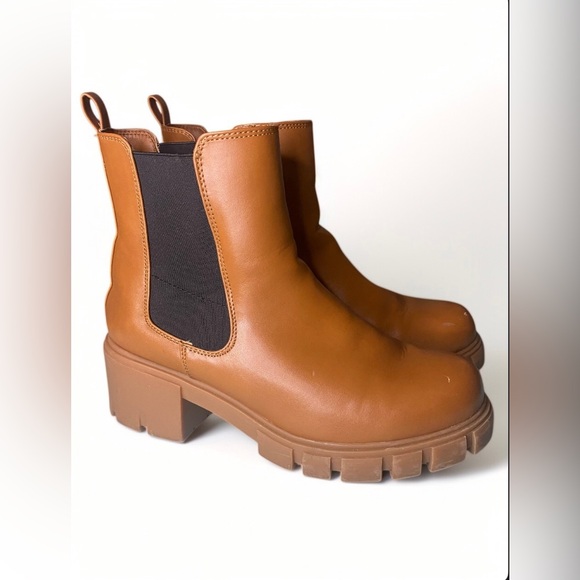 Madden Girl Womens Pheobe Leather Lug Sole Chelsea Boots - Picture 4 of 8